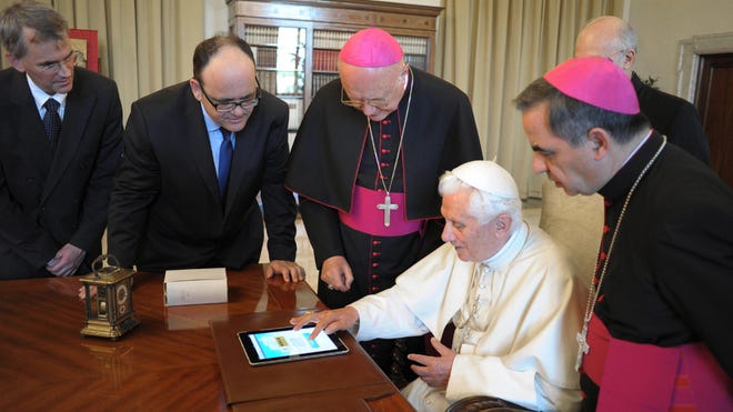 Pope Twitter.jpg